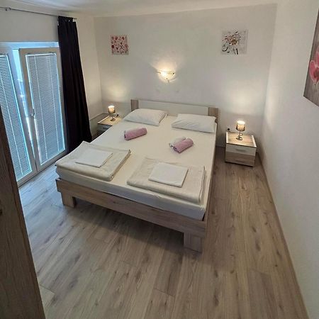 Apartments Lota Starigrad Paklenica Dış mekan fotoğraf