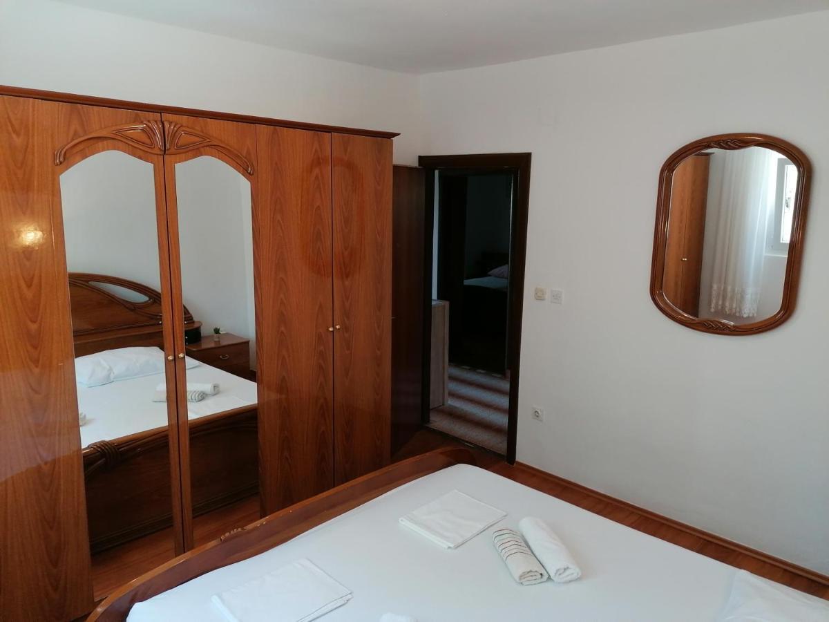 Apartments Lota Starigrad Paklenica Dış mekan fotoğraf
