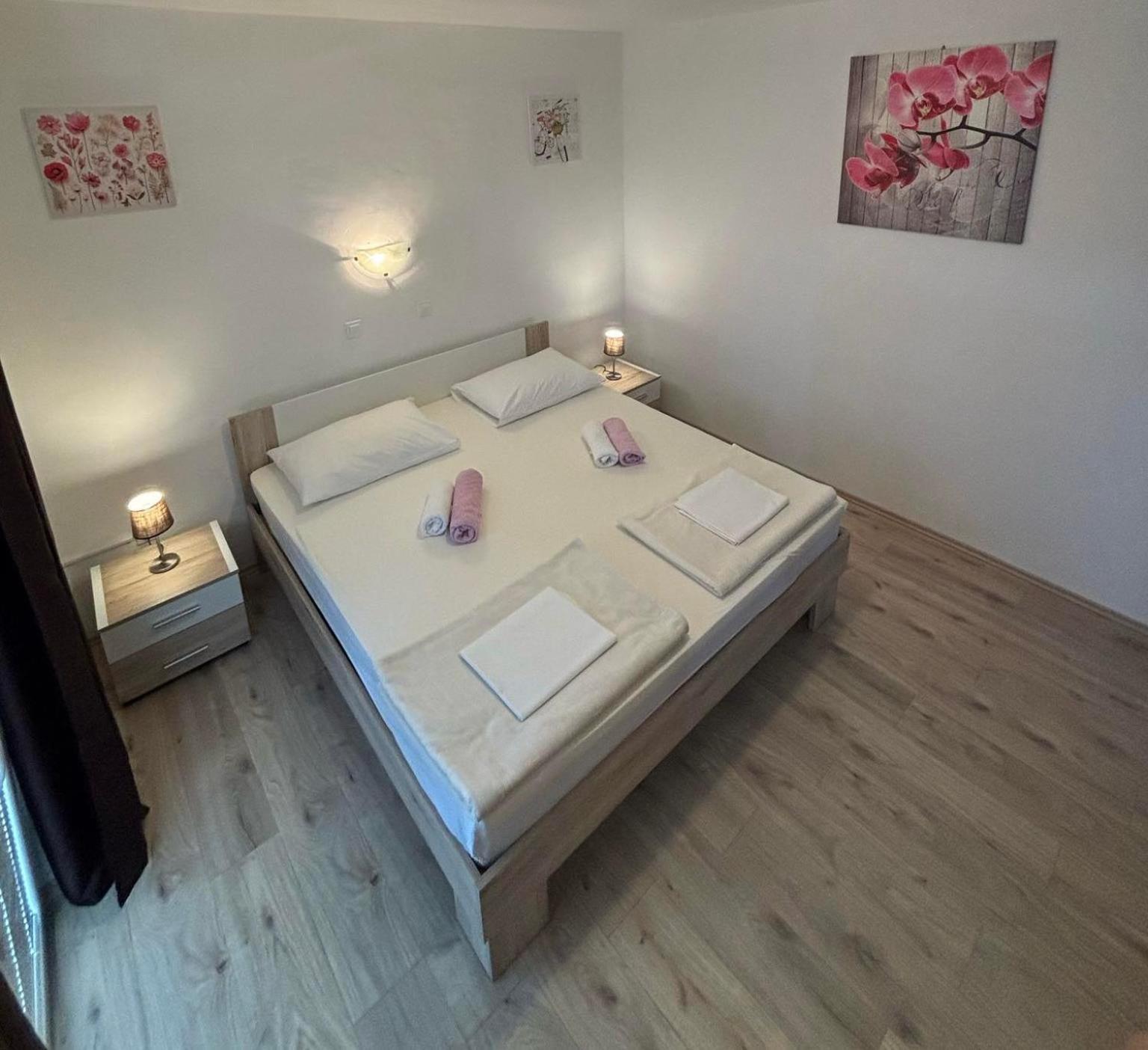 Apartments Lota Starigrad Paklenica Dış mekan fotoğraf