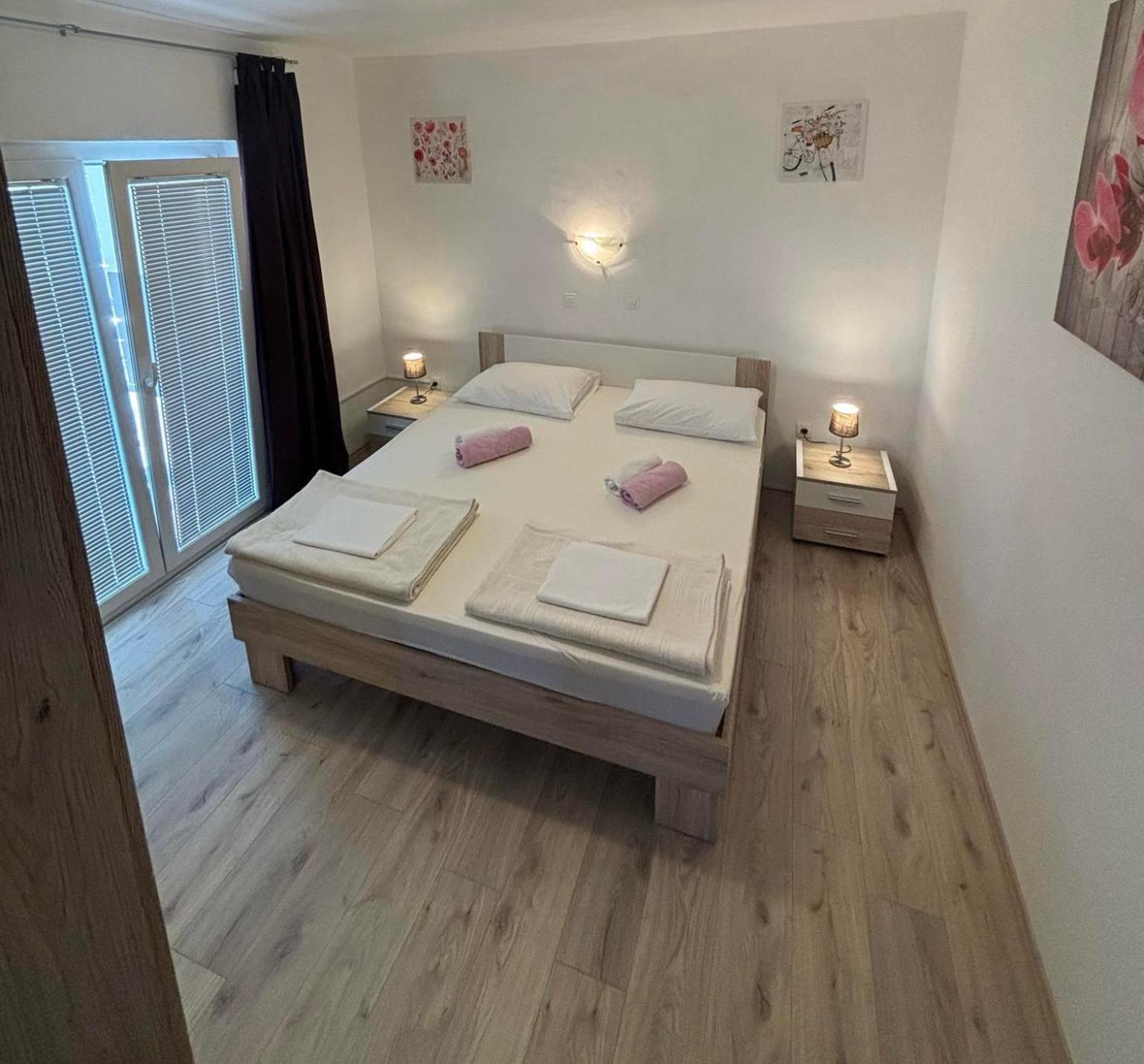 Apartments Lota Starigrad Paklenica Dış mekan fotoğraf