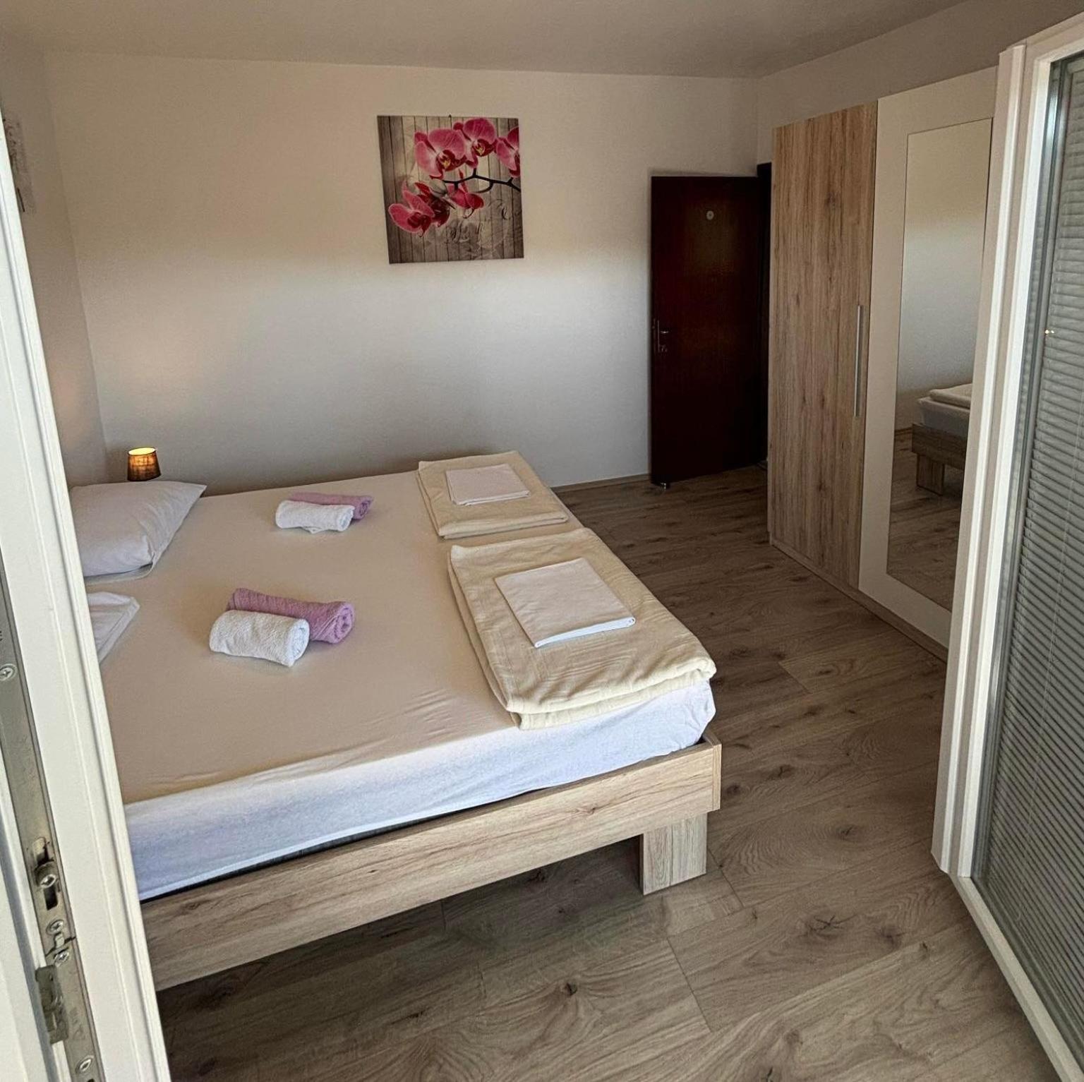 Apartments Lota Starigrad Paklenica Dış mekan fotoğraf